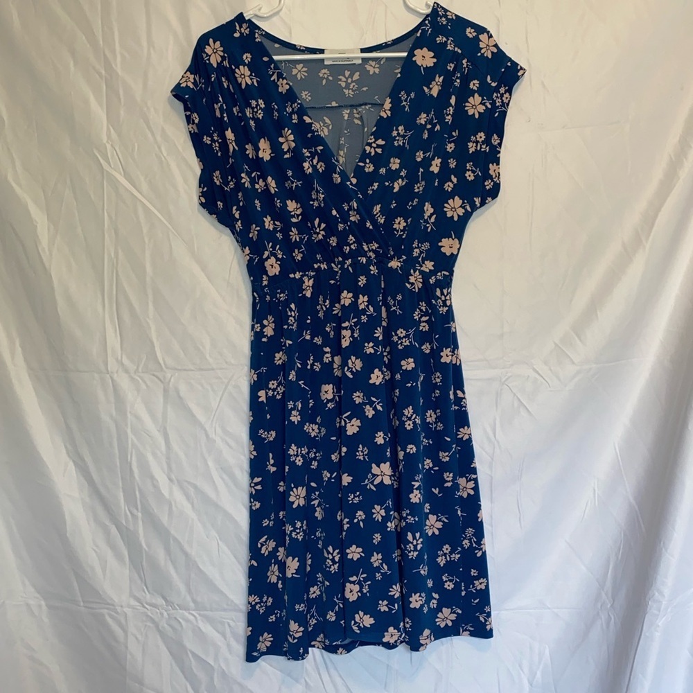 Kaileigh V-Neck Midi Dress
